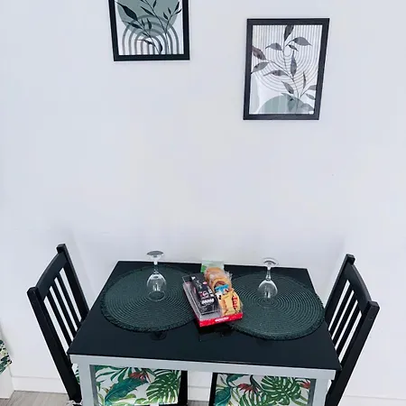 Loft Con Balcon Cercano Al Centro De * فالنسيا