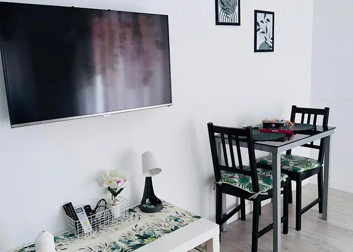 Loft Con Balcon Cercano Al Centro De *